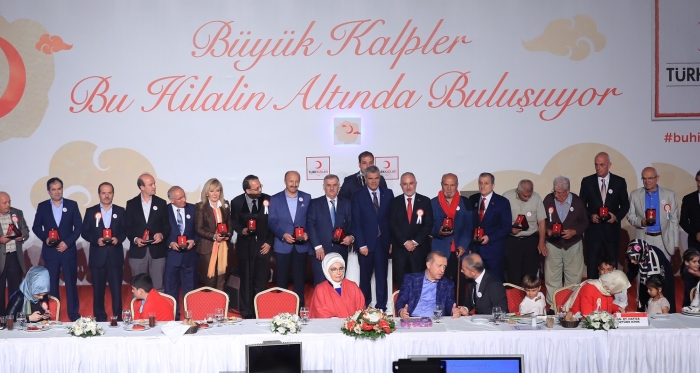 Kızılay’ından Başkan Altunay’a Altın Madalya