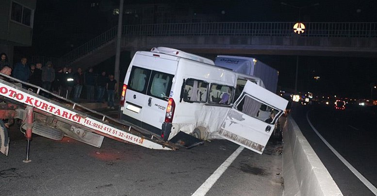 Kocaeli'de düğün dönüşü kaza: 1 ölü, 17 yaralı