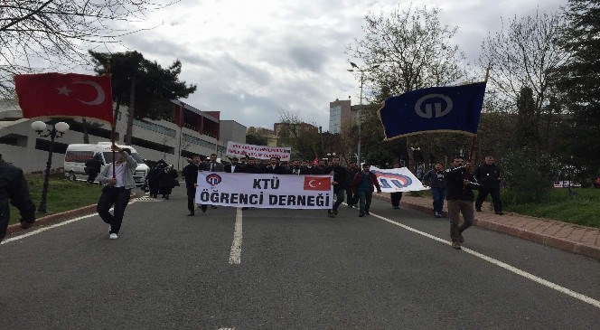 Ktü  Öğrenci  Derneği'nden  Teröre  Lanet  Yürüyüşü