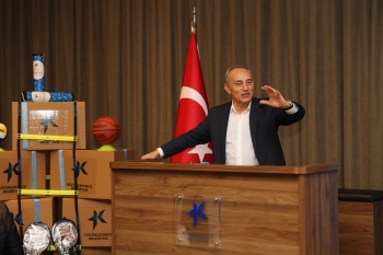 Küçükçekmece’De Devlet Okullarına Spor Malzemesi Desteği
