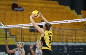 Lider Vakıfbank Erteleme Maçında Galip
