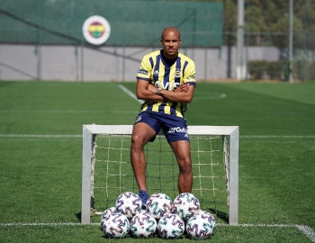 Marcel Tisserand: "Fenerbahçe’Ye Şampiyonluk Yolunda Katkı Sağlamak İstiyorum"
