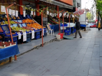 Marketler Mesaiye Başladı
