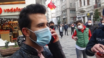 Maske Takmayan Genç, Ceza Yememek İçin Polis Ağabeyini Aradı
