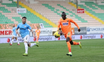 Mensah Geldi, Sırada Cisse Var
