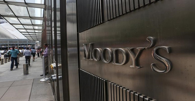 Moody's petrol devlerinin notunu indirdi