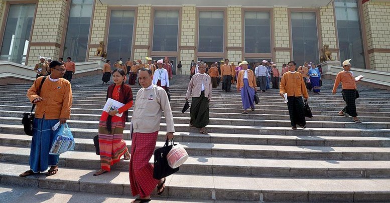 Myanmar'da ilk borsa Yangon'da açıldı