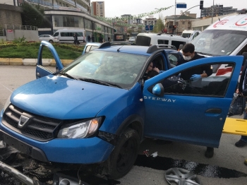 Nöbetten Dönen Sağlık Görevlisi Kaza Yaptı
