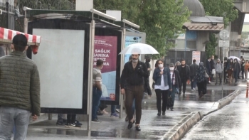 Normalleşeme İlk Günü Sağanak Yağmur Etkili Oldu
