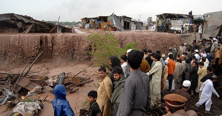 Pakistan'da şiddetli yağışlar 63 can aldı