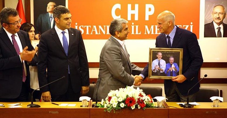 Papandreou CHP İl Başkanlığını ziyaret etti