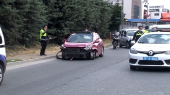 Patlak Lastikle Polisten Kaçan 52 Suç Kaydı Olan Ehliyetsiz Sürücü Tutuklandı
