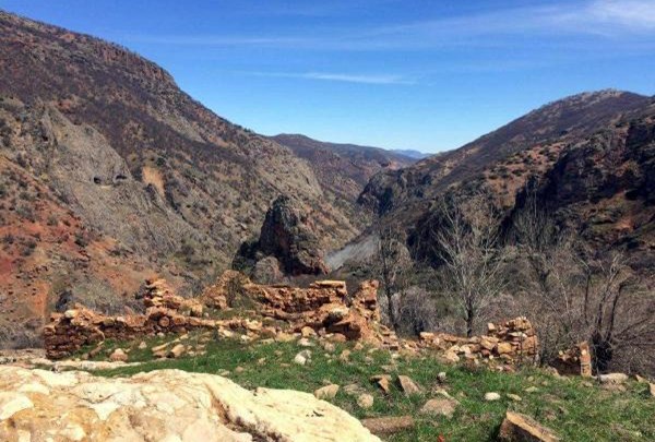 PKK'nın bomba atölyesi olarak kullandığı mağara bulundu