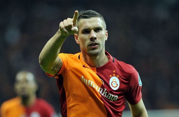 Podolski'den ayrılık iddialarına yanıt