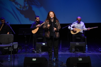 Sabahat Akkiraz 50’İnci Sanat Yılını Kadıköy’De Kutladı
