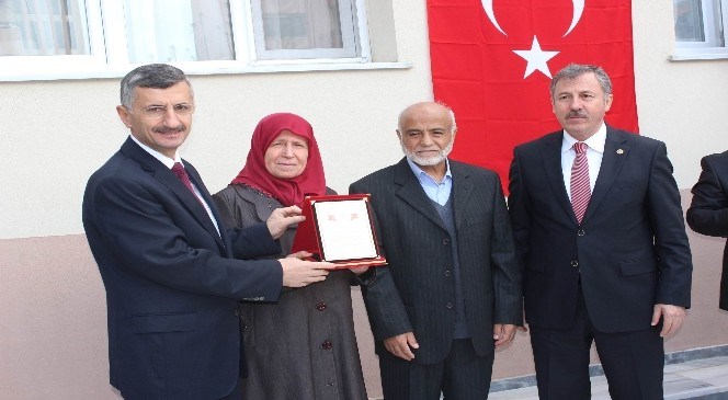 Salihli'de  Camii  ve  Kur'an  Kursu  Hizmete  Açıldı