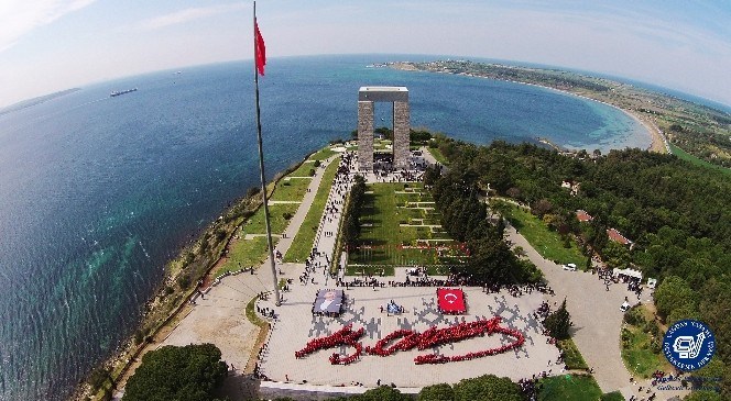 Şehitler  Abidesine  Atatürk  İmzası