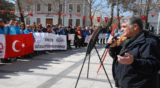 Şehitler  İçin  Tırmanacaklar