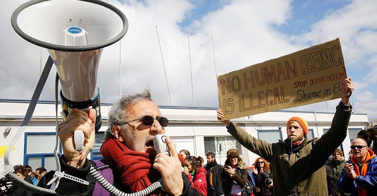 Sığınmacıların koşullarına Midilli'de protesto