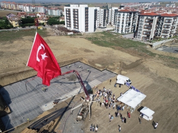 Silivri Belediyesi Yüzme Havuzunun Temeli Atıldı
