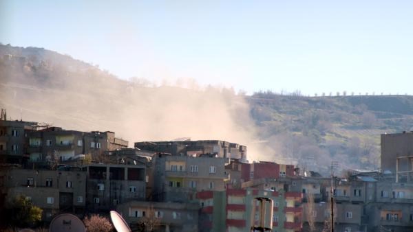 Şırnak'ta bomba tuzaklı barikatlar imha ediliyor