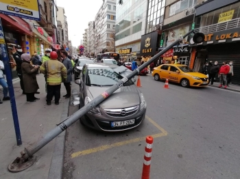 Şişli’De Dehşete Düşüren Olay: Ölümden Saniyeler İle Kurtuldu
