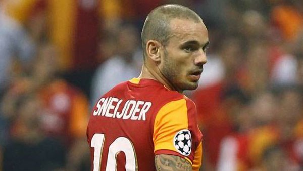 Sneijder: 'Ailemin sokağa çıkmasını istemedim'