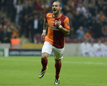 Sneijder, Galatasaray Yolunda!
