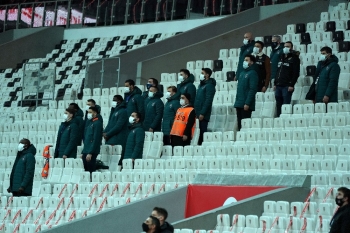 Statlar Yeniden Sessizliğe Büründü
