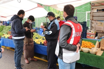 Sultanbeyli’De Pazar Yerlerinde Sigara Yasağı Ve Hes Uygulaması Denetimi Yapıldı
