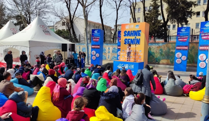 Sultangazi Belediyesi "Sahne Senin" Dedi