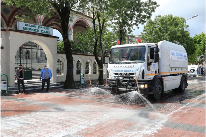 Sultangazi'de Camilerde Son Hazırlıklar Tamamlandı