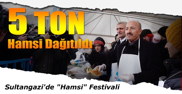 Sultangazi'de Hamsi Festivalinde 5 ton hamsi dağıtıldı