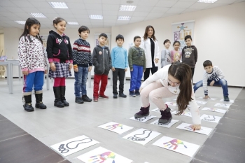 Sultangazili Çocuklar Deyim Ve Sözcükleri Resme Döktü
