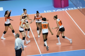 Sultanlar Ligi: Galatasaray Hdı Sigorta: 3 - Eczacıbaşı Vitra: 2
