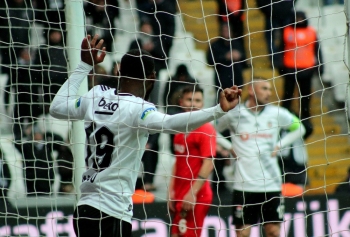 Süper Lig: Beşiktaş: 0 - Gaziantep Fk: 0 (İlk Yarı)
