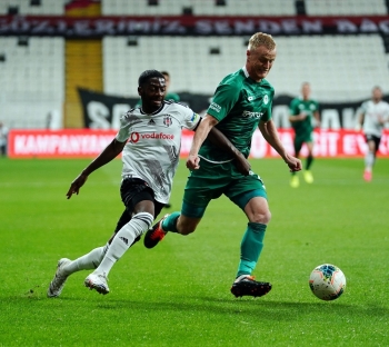 Süper Lig: Beşiktaş: 2 - İ.H. Konyaspor: 0 (İlk Yarı)
