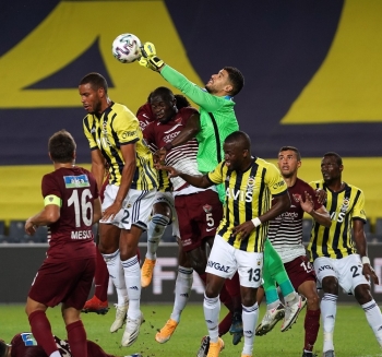 Süper Lig: Fenerbahçe: 0 - A. Hatayspor: 0 (İlk Yarı)
