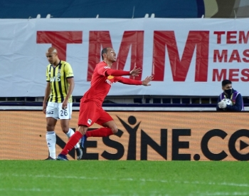 Süper Lig: Fenerbahçe: 0 - Yeni Malatyaspor: 2 (İlk Yarı)
