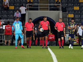 Süper Lig: Fenerbahçe: 1 - Göztepe: 0 (Maç Devam Ediyor)
