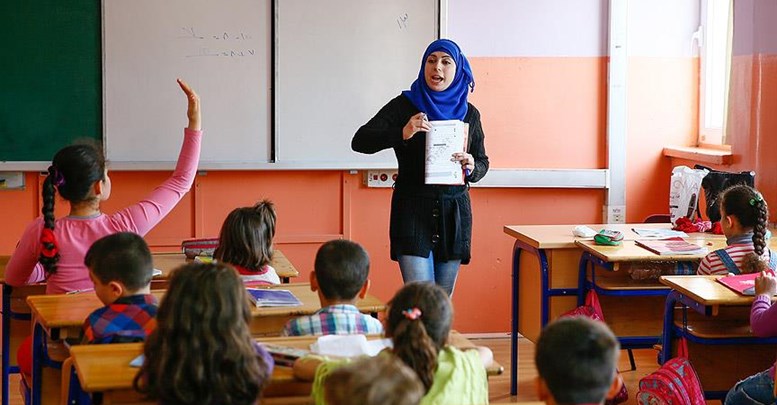 Suriyeli öğrenciler kendi dillerinde eğitim görüyor