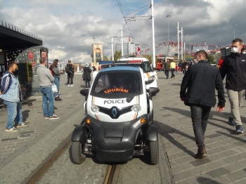 Taksim’De Drone Destekli Korona Virüs Denetimi Yapıldı
