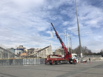 Taksim’Deki “Kavuşma Durağı” Platformu Kaldırılıyor
