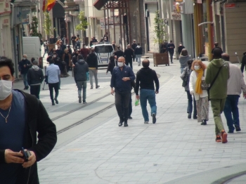 Taksim Meydanı Ve İstiklal Caddesi Bugün De Doldu
