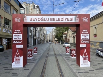 Taksim Meydanı Ve İstiklal Caddesi’Nde Yeni Korona Virüs Önlemi
