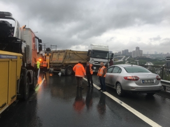 Tem’De Kaza Yapan Hafriyat Kamyonu Trafiği Felç Etti
