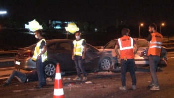 Tem’De Zincirleme Trafik Kazası:2 Yaralı
