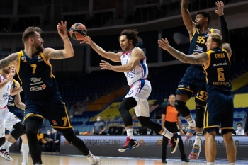 Thy Euroleague: Khimki Moskova: 77 - Anadolu Efes: 105
