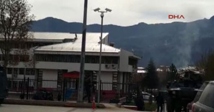 Tunceli Valiliği ile adliye binasının önündeki polis noktasına silahlı saldırı!