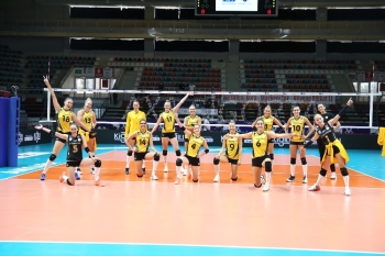 Vakıfbank Kupada Lider Olarak Turladı
